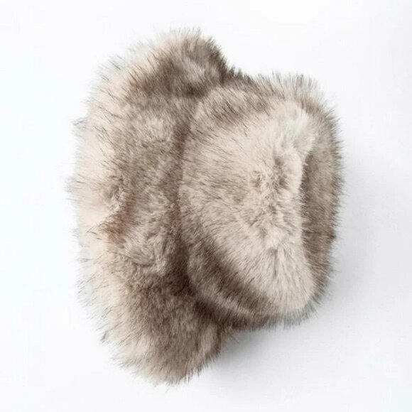 ZARA FAUX FUR HAT - Picture 3 of 3